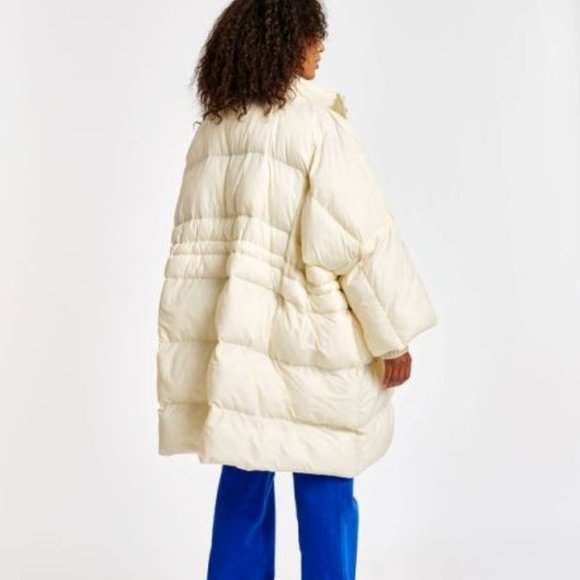Cream puffer poncho - Picture 3 of 10